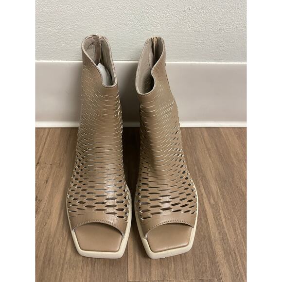 NIB Patrizia Bonfanti Sara Sun Pietra Shoes. Laser Cut Leather Wedges sz 41 NIB - Picture 4 of 10